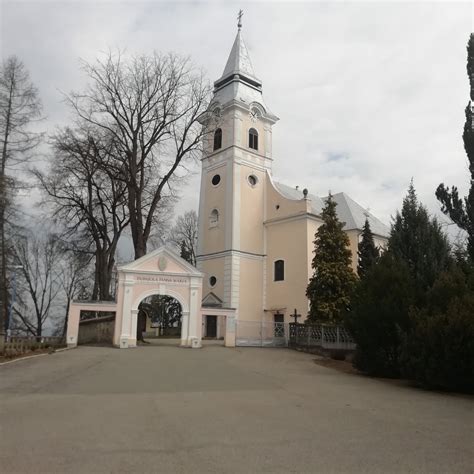 panoráma Medžugoria s kostolom sv. Jakuba