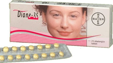 ilustračná fotografia ženy užívajúcej antikoncepčné tabletky