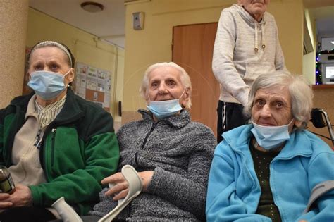 Ilustračná fotografia nemocničnej izby s dôrazom na sociálne zariadenia
