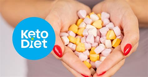 Koláž rôznych výživových doplnkov na podporu chudnutia.