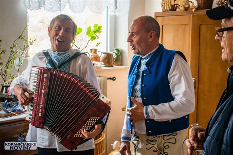 Historická fotografia výroby zdravotníckej techniky v Starej Turej.