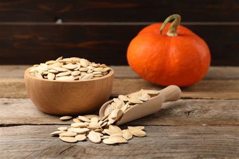 Ilustrácia cesnaku a tekvicových semienok