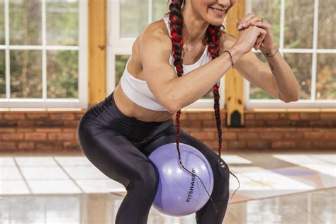 Ilustrácia tehotnej ženy vykonávajúcej jemné cvičenie