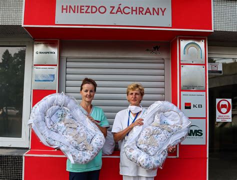Fotografia hniezda záchrany umiestneného pri nemocnici