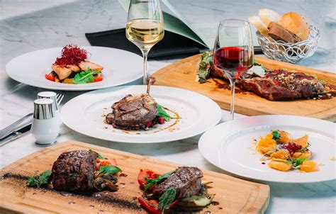 Ilustrácia dieťaťa, ktoré odmieta lyžičku s jedlom