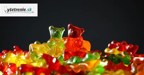 Porovnanie rôznych foriem detských vitamínov (sirup, gumové medvedíky, kvapky).