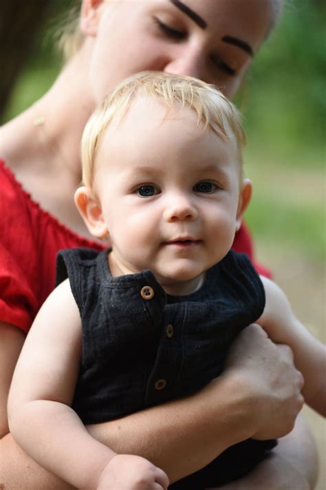 Ilustračné foto dieťaťa s jamkou v brade