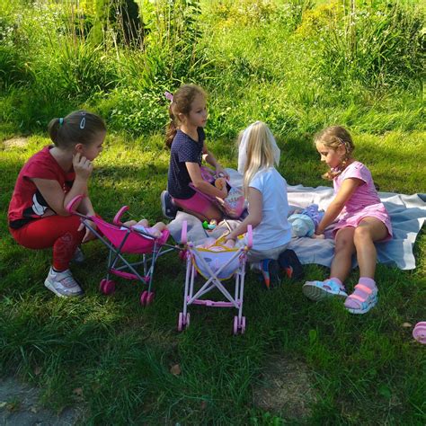 Ilustračné foto: Deti zapojené do tvorivých aktivít v bezpečnom prostredí.