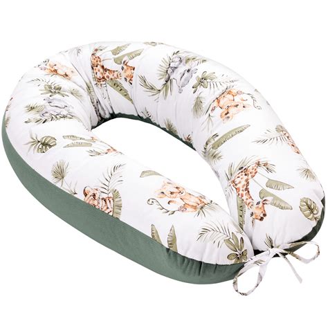 Ilustrácia tehotnej ženy pohodlne opierajúcej sa o tehotenský vankúš v tvare U