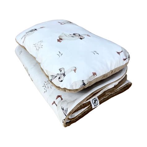 Ilustrácia rôznych polôh dojčenia s dojčiacim vankúšom