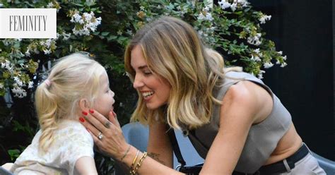 Koláž obrázkov znázorňujúcich deti narodené v rôznych znameniach zverokruhu v typických situáciách