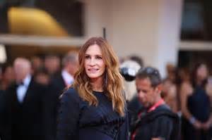 Ilustračná fotografia zbierky hračiek a oblečenia v priestoroch univerzity