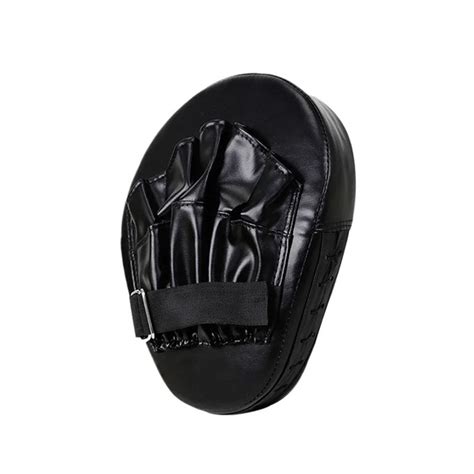 Detailný záber moderného herného ovládača s ergonomickým dizajnom