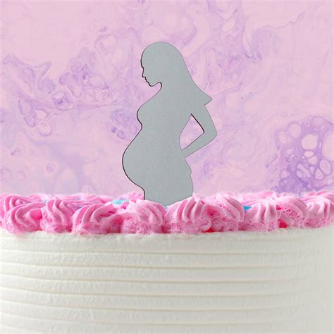 Ilustrácia znázorňujúca tehotnú ženu oddychujúcu na lôžku