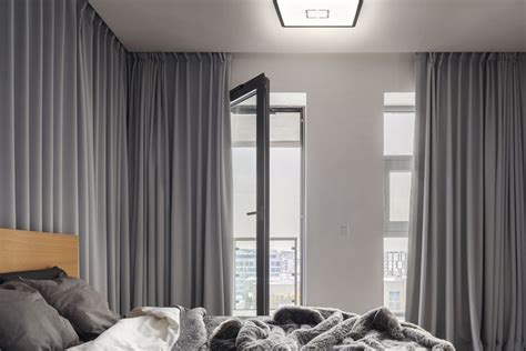 Schéma spálne s odporúčanou teplotou, tmavými závesmi a pokojným osvetlením.