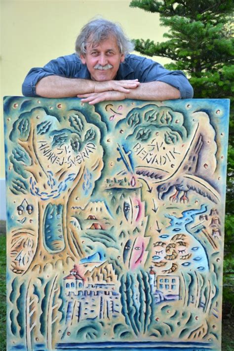 Jozef Vydrnák v jeho ateliéri s obrazom