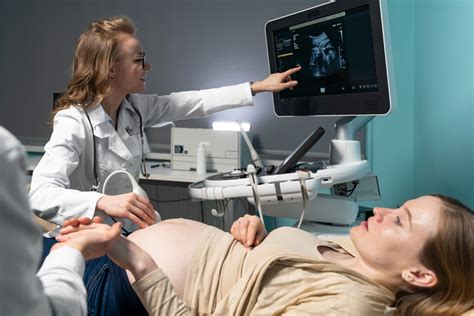 Grafické znázornenie počtu publikácií v oblasti abdominálnej ultrasonografie na Slovensku podľa tematických okruhov a časových období.