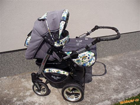 Detail kočíka Junior Twist s preklápacou rúčkou a priestrannou vaničkou.
